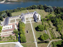 Замок Клермон Луи де Фюнеса, Франция