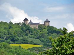 Замок Мальбрук, Франция