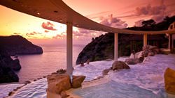 Бассейн в отеле Hacienda Na Xamena, Испания