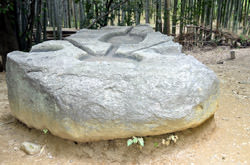 Megalitos en el Parque Asuka, Japón
