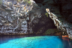 Cueva Melissani, Grecia