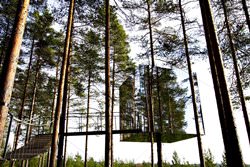 Mirror Cube Tree Hotel, Schweden