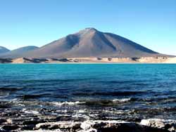 Озеро Охос-дель-Саладо, Аргентина - Чили