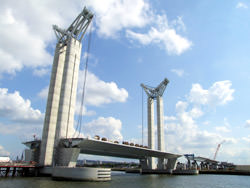 Gustave-Flaubert Brücke, Frankreich