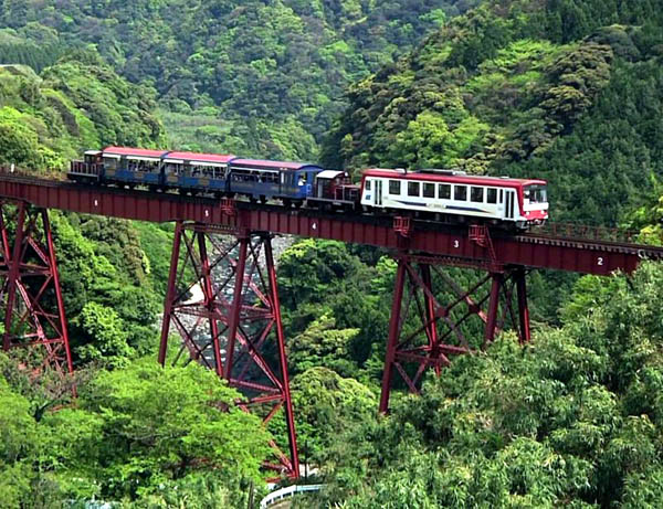 El Ferrocarril Minamiaso Rut, Japón