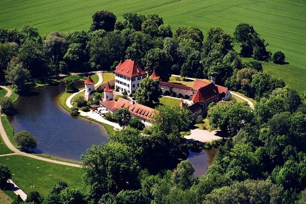 Замок Блютенбург, Германия