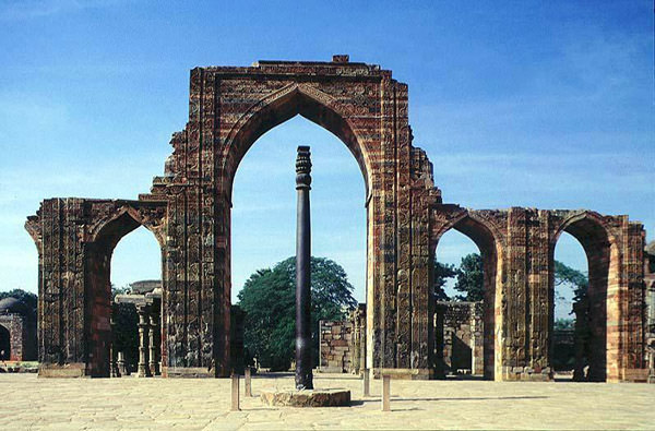Pilar de hierro de Delhi, India
