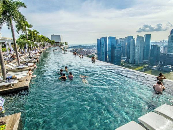 Бассейн в отеле Marina Bay Sands, Сингапур