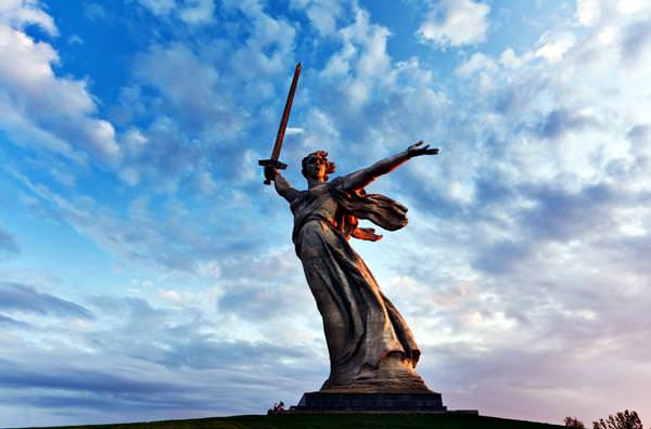 Mutterland ruft Skulptur, Russland