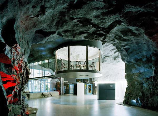 Центр «Пионен», Швеция