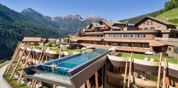 Swimming pool at Hotel Hubertus, Italy