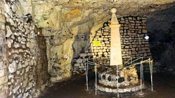 Подземный Наур, Франция