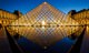 10  de cada 14 - Pirámide del Museo del Louvre, Francia