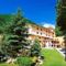 Leo Hotel