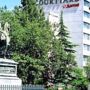 Courtyard Paris Neuilly