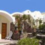 Akrotiri Hotel