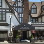 Seven Gables Inn