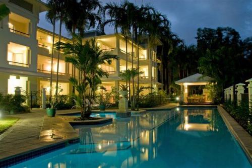 Отель Mandalay Luxury Beachfront Apartments