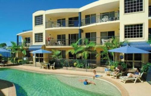 Отель Beachside Holiday Apartments