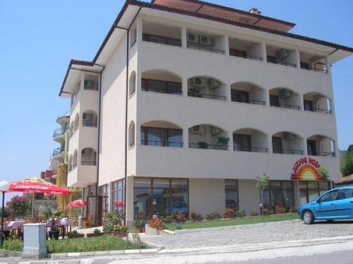 Hotel Yuzhni Noshti Hotel