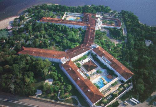 Отель Tropical Manaus