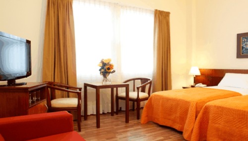 Отель Hotel Cityplaza