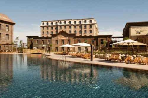Отель PortAventura® Hotel Gold River