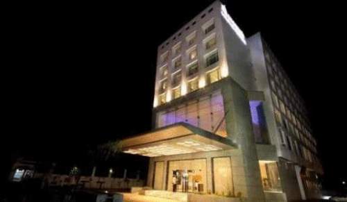 Отель Savannah Sarovar Premiere