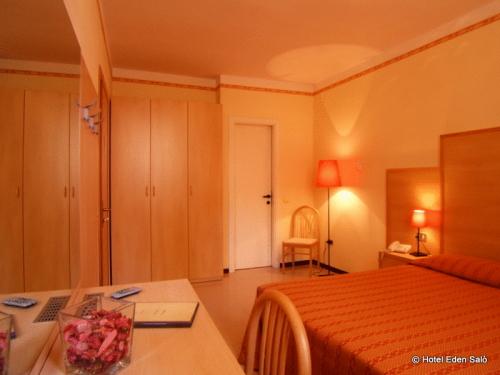 Отель Hotel Eden