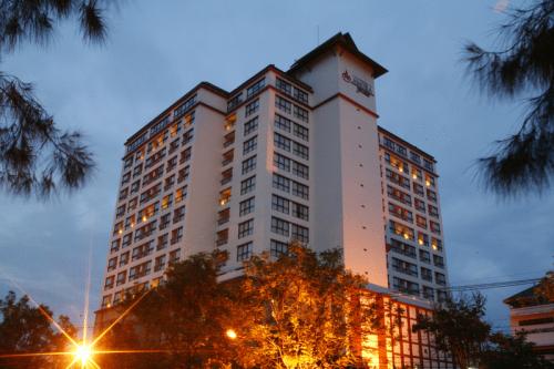 Отель Amora Tapae Hotel Chiang Mai