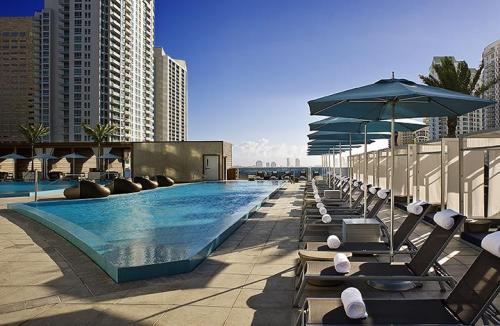 Отель EPIC Miami, A Kimpton Hotel