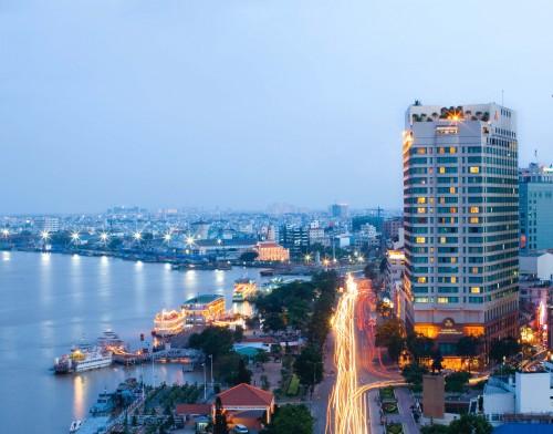 Отель Renaissance Riverside Hotel Saigon