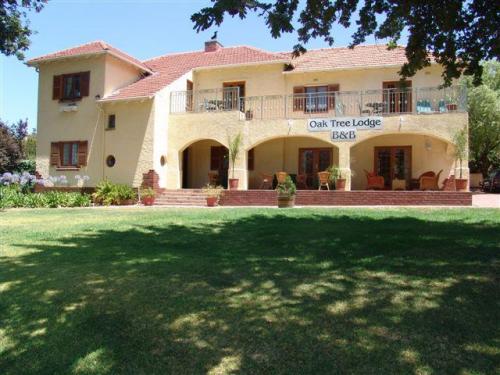 Hotel Oak Tree Lodge
