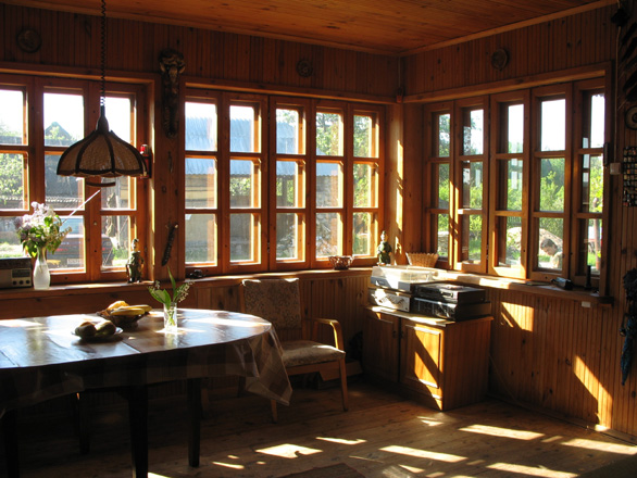 Among Friends cottage. Dining room