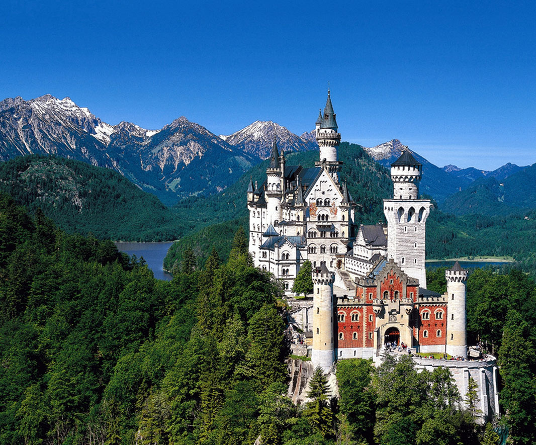 Top 20 Famous Castles And Palaces In The World Most Beautiful And