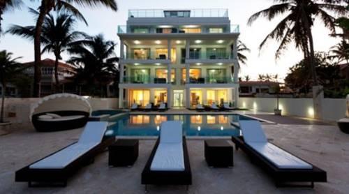 Фото отеля Watermark Luxury Oceanfront Residences, Cabrera 