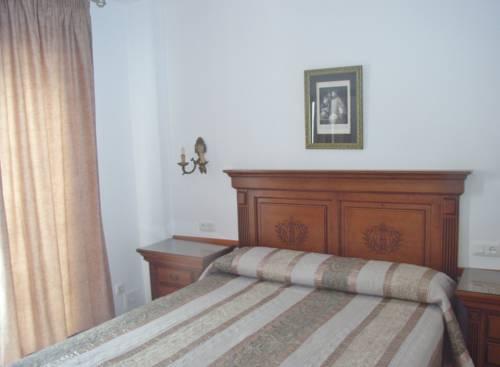 Фото отеля Hostal Dianes, Nerja