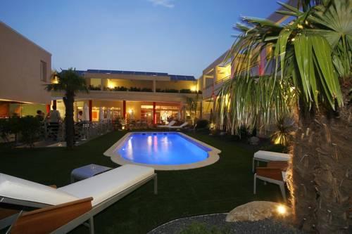 Фото отеля Hôtel La Fauceille, Perpignan