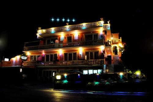 Фото отеля Mouse Island, Perama