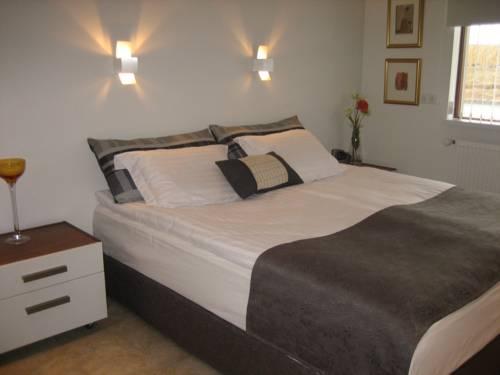 Фото отеля Ace Guesthouse, Reykjanesbær